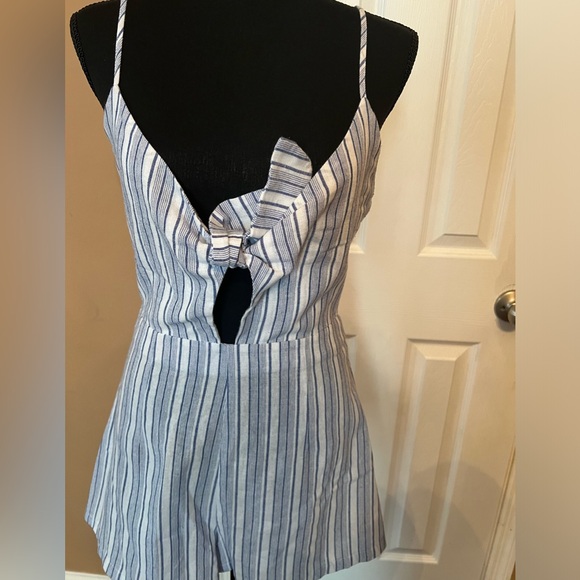 By The Way Revolve Romper Striped Bow Shortalls Blue White size S - Picture 2 of 4